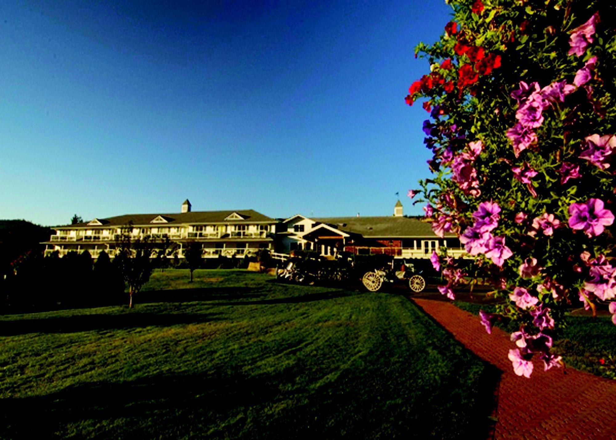 South Thompson Inn & Conference Centre Kamloops Exterior photo