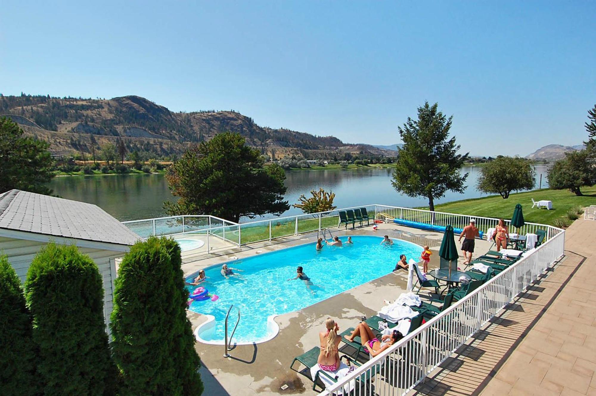South Thompson Inn & Conference Centre Kamloops Exterior photo