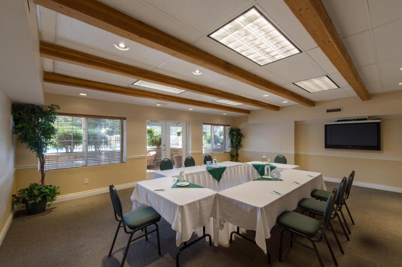 South Thompson Inn & Conference Centre Kamloops Exterior photo